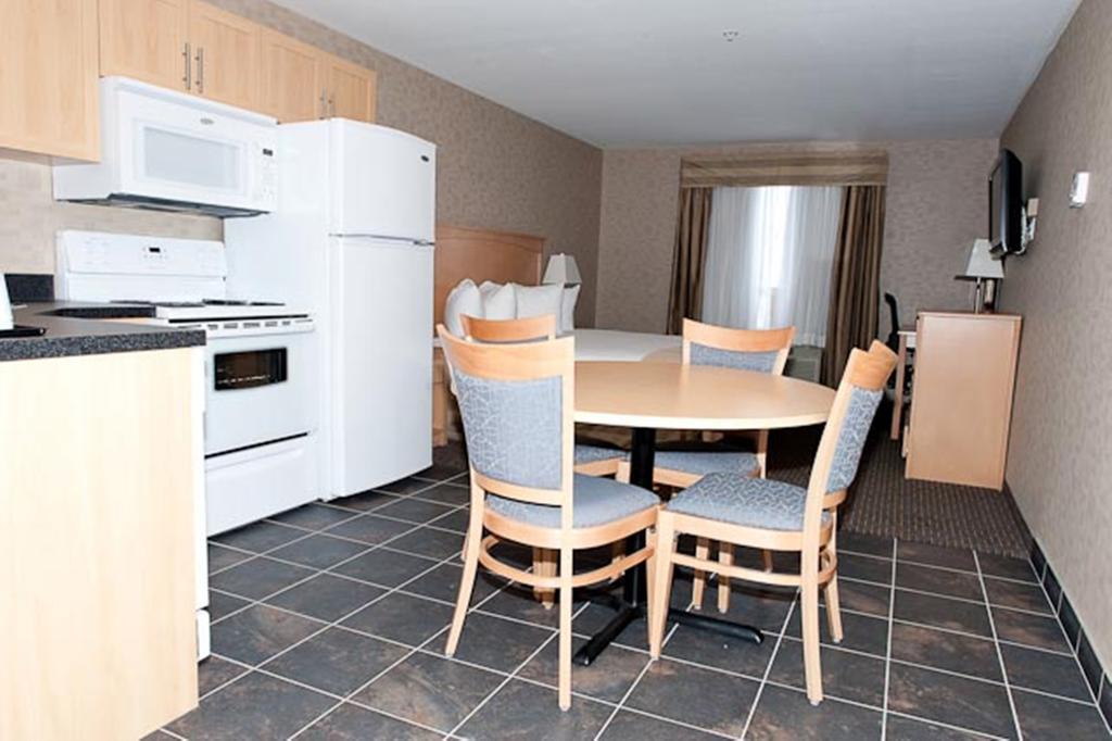 Paradise Inn And Suites Valleyview Ngoại thất bức ảnh